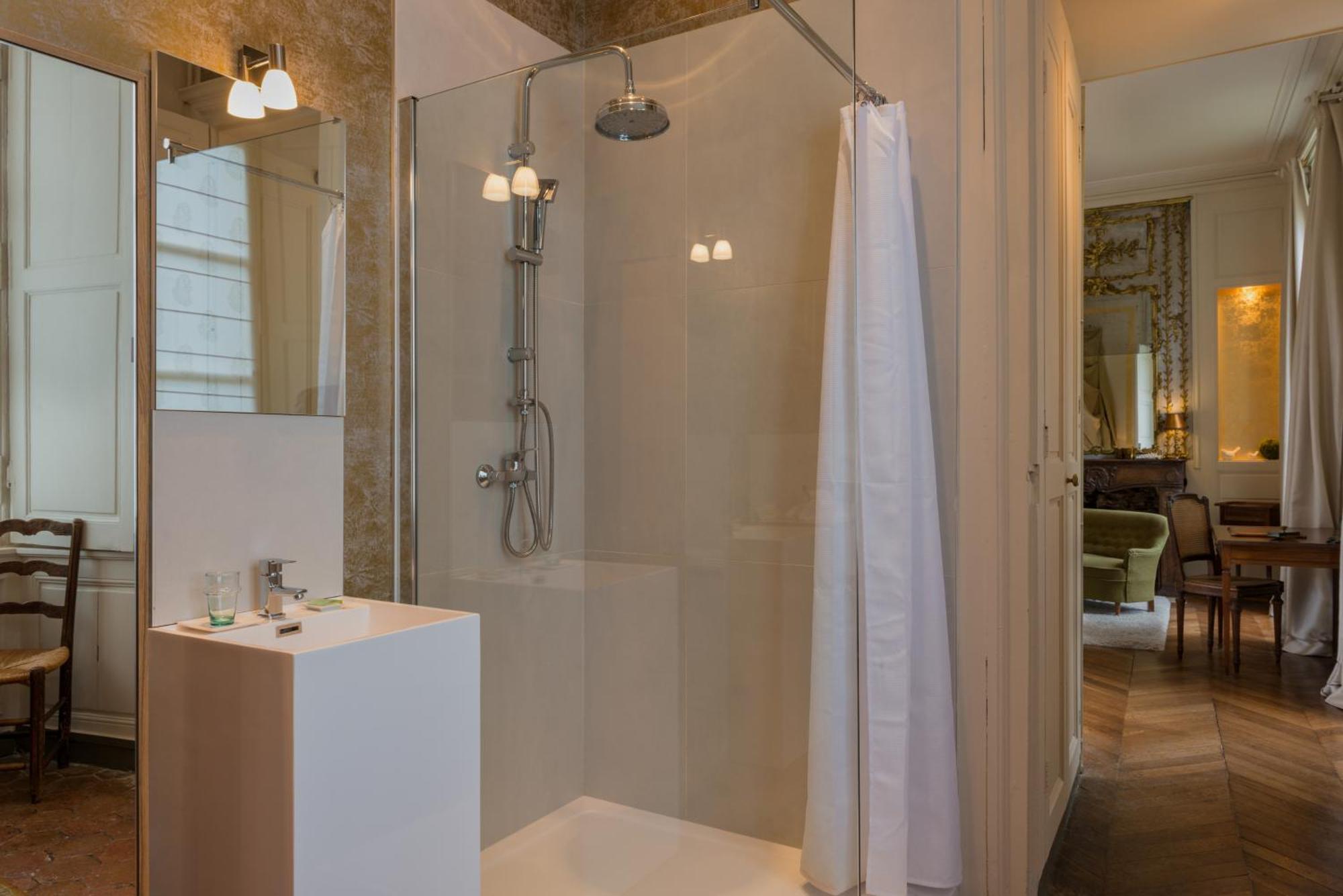 Château De Paterne 4*